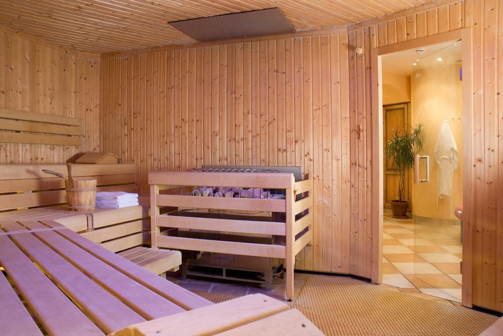 Hotel Neustifter Пойсдорф Екстериор снимка