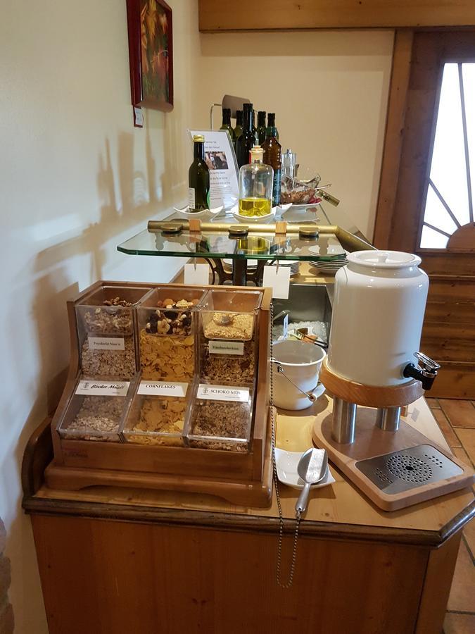 Hotel Neustifter Пойсдорф Екстериор снимка