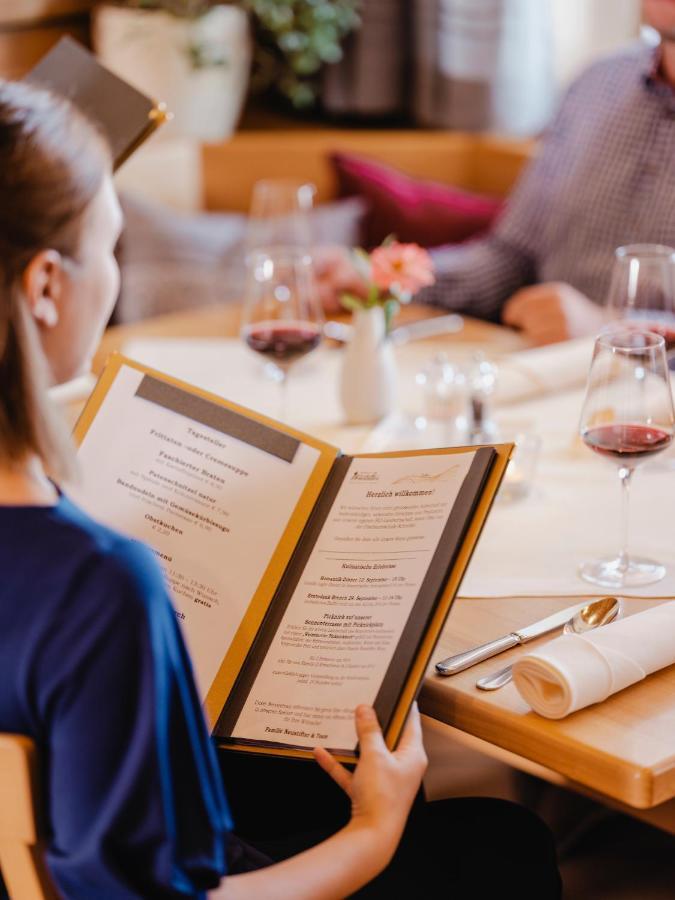 Hotel Neustifter Пойсдорф Екстериор снимка
