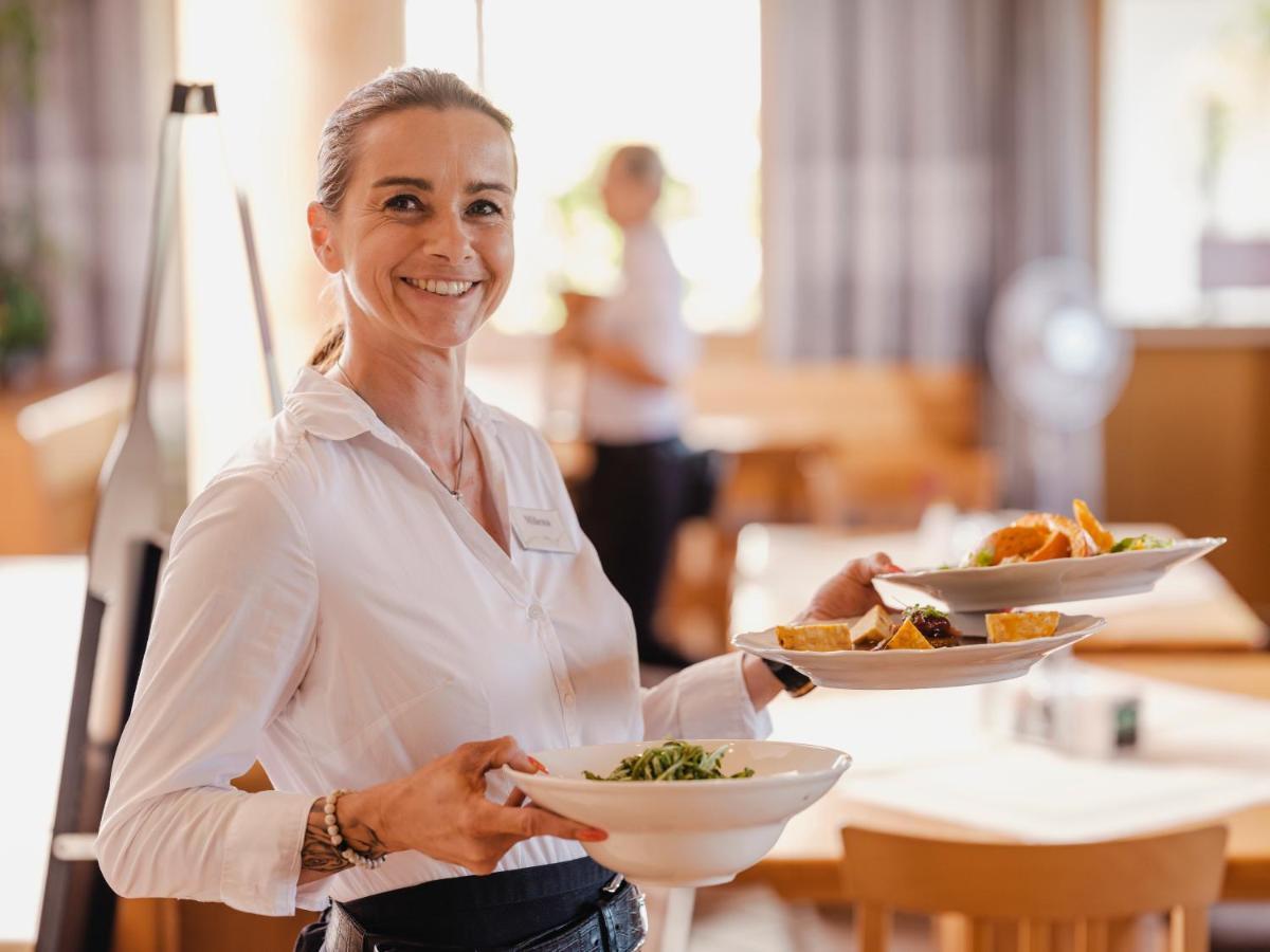 Hotel Neustifter Пойсдорф Екстериор снимка