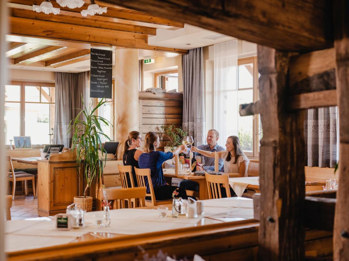 Hotel Neustifter Пойсдорф Екстериор снимка